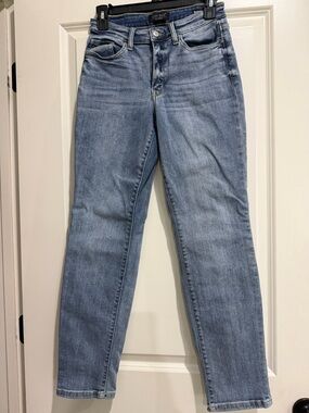 Judy Blue Light Blue Boyfriend Jeans VGUC size 1/25 waist 13” inseam 29”